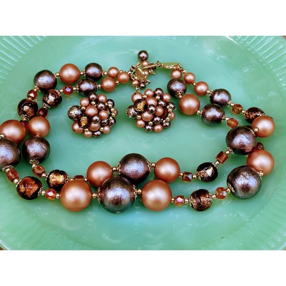 Vintage 1950s 2 Strand Beaded Necklace cluster clip earrings Set - Picture 16 of 16